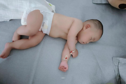 涿州宝宝积食发烧怎么处理